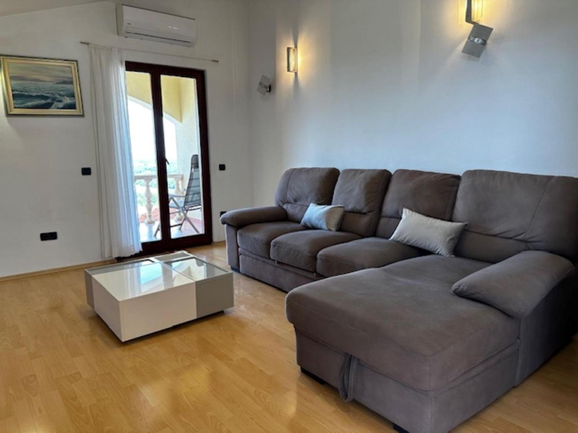 Branko Apartment *